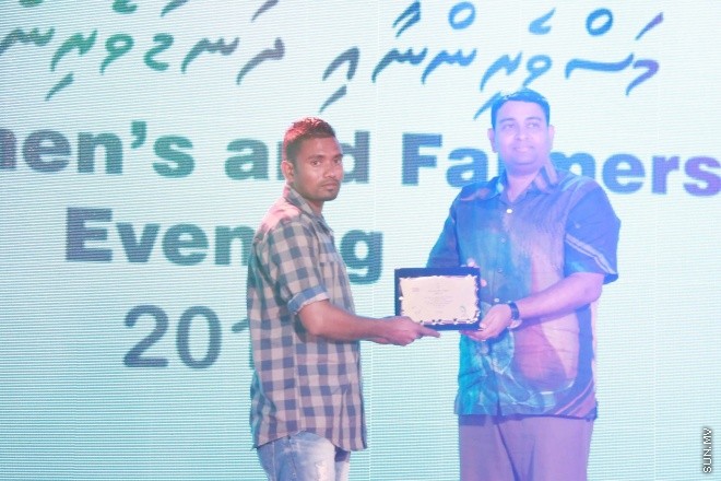 ނުވެމްބަރ 21، ދަނޑުވެރިކަމާއި މަސްވެރިކަމުގެ ދުވަހުގެ މުނާސަބަތާ ގުޅުވައިގެން "މަސްވެރިންނާއި ދަނޑުވެރިންގެ ހަވީރު" ނަމުގައި ދަރުބާރުގޭގައި ބޭއްވި ޖަލްސާ ތެރެއިން -- ސަން ފޮޓޯ/ފަޔާޒު މޫސާ