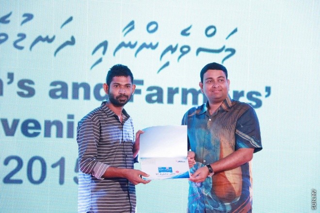ނުވެމްބަރ 21، ދަނޑުވެރިކަމާއި މަސްވެރިކަމުގެ ދުވަހުގެ މުނާސަބަތާ ގުޅުވައިގެން "މަސްވެރިންނާއި ދަނޑުވެރިންގެ ހަވީރު" ނަމުގައި ދަރުބާރުގޭގައި ބޭއްވި ޖަލްސާ ތެރެއިން -- ސަން ފޮޓޯ/ފަޔާޒު މޫސާ