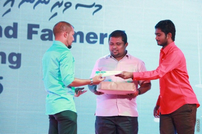 ނުވެމްބަރ 21، ދަނޑުވެރިކަމާއި މަސްވެރިކަމުގެ ދުވަހުގެ މުނާސަބަތާ ގުޅުވައިގެން "މަސްވެރިންނާއި ދަނޑުވެރިންގެ ހަވީރު" ނަމުގައި ދަރުބާރުގޭގައި ބޭއްވި ޖަލްސާ ތެރެއިން -- ސަން ފޮޓޯ/ފަޔާޒު މޫސާ
