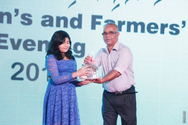 ނުވެމްބަރ 21، ދަނޑުވެރިކަމާއި މަސްވެރިކަމުގެ ދުވަހުގެ މުނާސަބަތާ ގުޅުވައިގެން "މަސްވެރިންނާއި ދަނޑުވެރިންގެ ހަވީރު" ނަމުގައި ދަރުބާރުގޭގައި ބޭއްވި ޖަލްސާ ތެރެއިން -- ސަން ފޮޓޯ/ފަޔާޒު މޫސާ