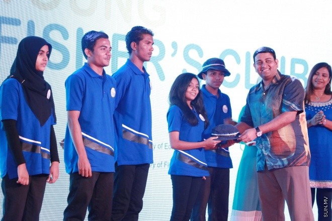 ނުވެމްބަރ 21، ދަނޑުވެރިކަމާއި މަސްވެރިކަމުގެ ދުވަހުގެ މުނާސަބަތާ ގުޅުވައިގެން "މަސްވެރިންނާއި ދަނޑުވެރިންގެ ހަވީރު" ނަމުގައި ދަރުބާރުގޭގައި ބޭއްވި ޖަލްސާ ތެރެއިން -- ސަން ފޮޓޯ/ފަޔާޒު މޫސާ