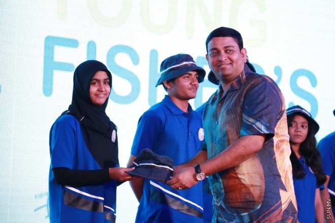 ނުވެމްބަރ 21، ދަނޑުވެރިކަމާއި މަސްވެރިކަމުގެ ދުވަހުގެ މުނާސަބަތާ ގުޅުވައިގެން "މަސްވެރިންނާއި ދަނޑުވެރިންގެ ހަވީރު" ނަމުގައި ދަރުބާރުގޭގައި ބޭއްވި ޖަލްސާ ތެރެއިން -- ސަން ފޮޓޯ/ފަޔާޒު މޫސާ