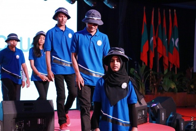 ނުވެމްބަރ 21، ދަނޑުވެރިކަމާއި މަސްވެރިކަމުގެ ދުވަހުގެ މުނާސަބަތާ ގުޅުވައިގެން "މަސްވެރިންނާއި ދަނޑުވެރިންގެ ހަވީރު" ނަމުގައި ދަރުބާރުގޭގައި ބޭއްވި ޖަލްސާ ތެރެއިން -- ސަން ފޮޓޯ/ފަޔާޒު މޫސާ
