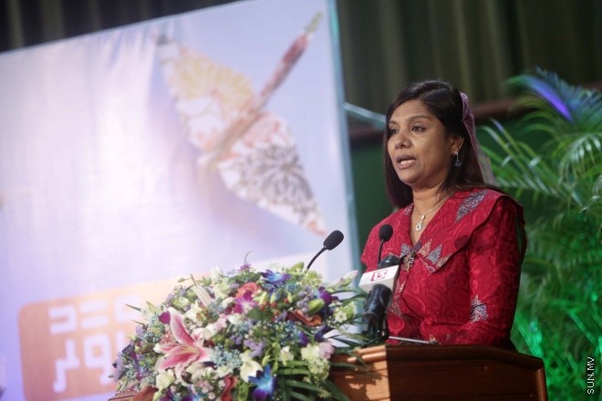 ނޮވެމްބަރ 22، 2015: ދަސްވާރު ޕްރޮގްރާމްގެ ދަސްވެނިވުން ފާހަގަ ކުރުމުގެ ގޮތުން ކުއްލިއްޔާގައި ބޭއްވި ހަފްލާގެ ތެރެއިން -- ސަން ފޮޓޯ/ ފަޔާޒު މޫސާ