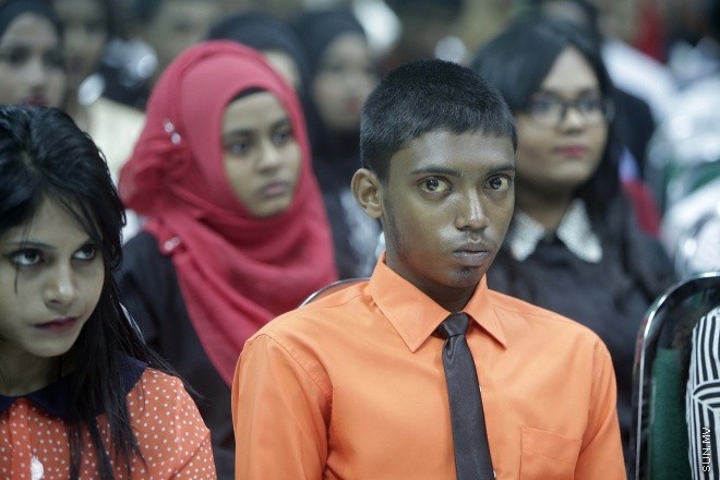 ނޮވެމްބަރ 22، 2015: ދަސްވާރު ޕްރޮގްރާމްގެ ދަސްވެނިވުން ފާހަގަ ކުރުމުގެ ގޮތުން ކުއްލިއްޔާގައި ބޭއްވި ހަފްލާގެ ތެރެއިން -- ސަން ފޮޓޯ/ ފަޔާޒު މޫސާ