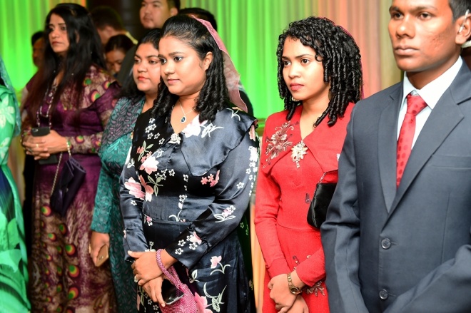ޑިސެމްބަރ 3، 2015: މި ސަރުކާރުގެ ހާރިޖީ ސިޔާސަތުގެ ފާއިތުވީ ދެއަހަރުގެ ކާމިޔާބީތަކާއި، އ.ދ.ގެ މެންބަރު ގައުމަކަށް ގައުމެއްގެ ގޮތުގައި 50 އަހަރު ފުރުން ފާހަގަ ކުރުމަށް ހޮޓެލް ޖެންގައި ބޭއްވި ރަސްމިއްޔާތުގެ ތެރެއިން -- ފޮޓޯ/ ރައީސް އޮފީސް