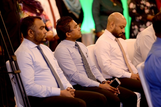 ޑިސެމްބަރ 3، 2015: މި ސަރުކާރުގެ ހާރިޖީ ސިޔާސަތުގެ ފާއިތުވީ ދެއަހަރުގެ ކާމިޔާބީތަކާއި، އ.ދ.ގެ މެންބަރު ގައުމަކަށް ގައުމެއްގެ ގޮތުގައި 50 އަހަރު ފުރުން ފާހަގަ ކުރުމަށް ހޮޓެލް ޖެންގައި ބޭއްވި ރަސްމިއްޔާތުގެ ތެރެއިން -- ފޮޓޯ/ ރައީސް އޮފީސް