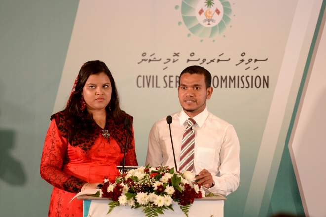 ޑިސެމްބަރު 21، 2015- ސިވިލް ސާވިސްގެ ކުރިއަށް އޮތް ފަސް އަހަރުގެ ޕްލޭން އިފުތިތާހު ކުރުމަށް ޖެން ހޮޓަލުގައި ބޭއްވި ރަސްމިއްޔާތުގައި ރައީސް އަބްދުﷲ ޔާމީން ވާހަކަފުޅު ދައްކަވަނީ -- ފޮޓޯ: ރައީސް އޮފީސް