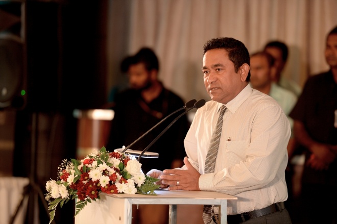 ޑިސެމްބަރު 21، 2015- ސިވިލް ސާވިސްގެ ކުރިއަށް އޮތް ފަސް އަހަރުގެ ޕްލޭން އިފުތިތާހު ކުރުމަށް ޖެން ހޮޓަލުގައި ބޭއްވި ރަސްމިއްޔާތުގައި ރައީސް އަބްދުﷲ ޔާމީން ވާހަކަފުޅު ދައްކަވަނީ -- ފޮޓޯ: ރައީސް އޮފީސް