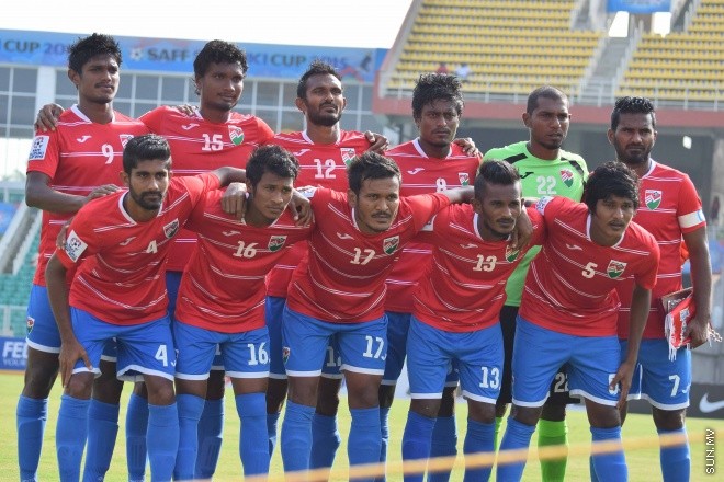 ޑިސެމްބަރު 26، 2015؛ އިންޑިއާގެ ޓްރިވެންޑްރަމްގައި ކުރިއަށްދާ ސާފް ސުޒުކީ ކަޕްގައި ރާއްޖެ އާއި ބަނގުލަދޭޝް ބައްދަލު ކުރި މެޗުގެ ތެރެއިން-- ސަން ފޮޓޯ/ ފަޔާޒު މޫސާ