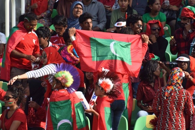 ޑިސެމްބަރު 26، 2015؛ އިންޑިއާގެ ޓްރިވެންޑްރަމްގައި ކުރިއަށްދާ ސާފް ސުޒުކީ ކަޕްގައި ރާއްޖެ އާއި ބަނގުލަދޭޝް ބައްދަލު ކުރި މެޗުގެ ތެރެއިން-- ސަން ފޮޓޯ/ ފަޔާޒު މޫސާ
