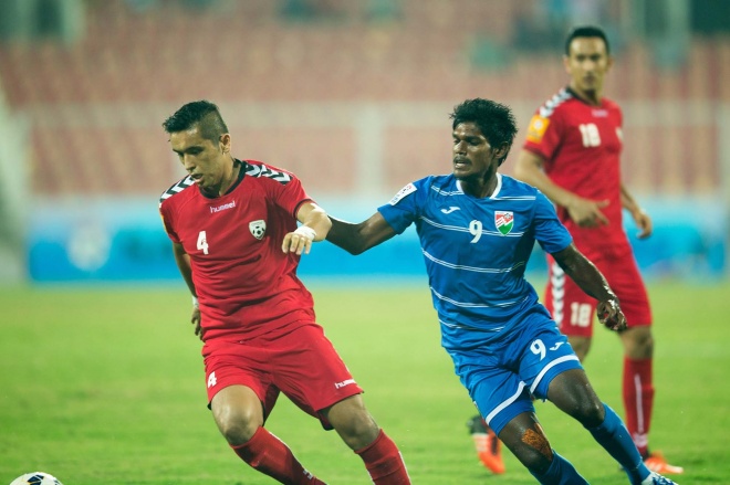 ޑިސެމްބަރު 28، 2015؛ އިންޑިއާގެ ޓްރިވެންޑްރަމްގައި ކުރިއަށްދާ ސާފް ސުޒުކީ ކަޕްގައި ރާއްޖެ އާއި އަފްގާނިސްތާން ބައްދަލު ކުރި މެޗުގެ ތެރެއިން-- ފޮޓޮ/ އިމޭޖަސް އެމްވީ