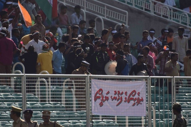 ޑިސެމްބަރ 31، 2015: ސާފް ސުޒުކީ ކަޕް ސެމީ ފައިނަލް ފުރަތަމަ މެޗުގައި ދިވެހި ރާއްޖެ އާއި އިންޑިއާ ބައްދަލުކުރި މެޗުގެ ތެރެއިން -- ސަން ފޮޓޯ/ ފަޔާޒު މޫސާ