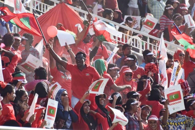 ޑިސެމްބަރ 31، 2015: ސާފް ސުޒުކީ ކަޕް ސެމީ ފައިނަލް ފުރަތަމަ މެޗުގައި ދިވެހި ރާއްޖެ އާއި އިންޑިއާ ބައްދަލުކުރި މެޗުގެ ތެރެއިން -- ސަން ފޮޓޯ/ ފަޔާޒު މޫސާ