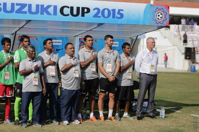 ޑިސެމްބަރ 31، 2015: ސާފް ސުޒުކީ ކަޕް ސެމީ ފައިނަލް ފުރަތަމަ މެޗުގައި ދިވެހި ރާއްޖެ އާއި އިންޑިއާ ބައްދަލުކުރި މެޗުގެ ތެރެއިން -- ސަން ފޮޓޯ/ ފަޔާޒު މޫސާ