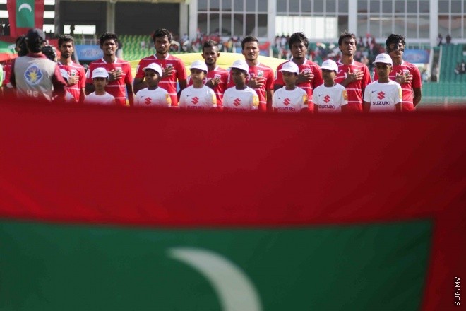 ޑިސެމްބަރ 31، 2015: ސާފް ސުޒުކީ ކަޕް ސެމީ ފައިނަލް ފުރަތަމަ މެޗުގައި ދިވެހި ރާއްޖެ އާއި އިންޑިއާ ބައްދަލުކުރި މެޗުގެ ތެރެއިން -- ސަން ފޮޓޯ/ ފަޔާޒު މޫސާ