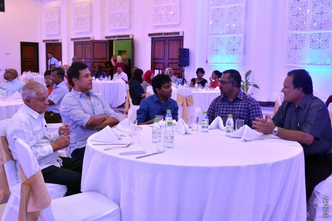 ޖެނުވަރީ 9، 2016: ޕްރޮފެސަރު އުގޭލް ގެ "ސިއްހީ ހަދިޔާ" އިފްތިތާހު ކުރުމައް ބޭއްވި ހަފްލާގެ ތެރެއިން --- ސަން ފޮޓޯ/ ޔޫސުފް ސފްވާން