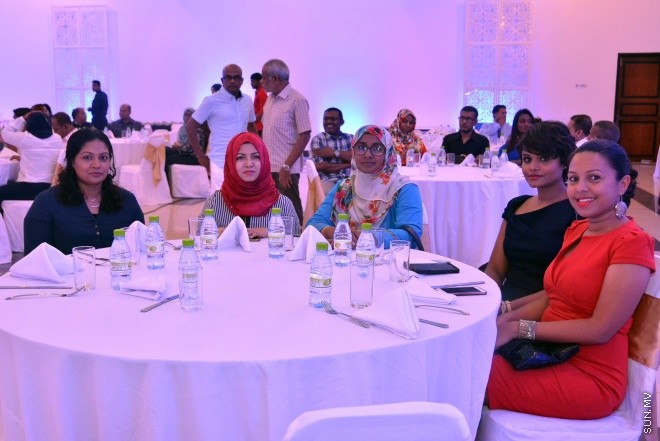ޖެނުވަރީ 9، 2016: ޕްރޮފެސަރު އުގޭލް ގެ "ސިއްހީ ހަދިޔާ" އިފްތިތާހު ކުރުމައް ބޭއްވި ހަފްލާގެ ތެރެއިން --- ސަން ފޮޓޯ/ ޔޫސުފް ސފްވާން