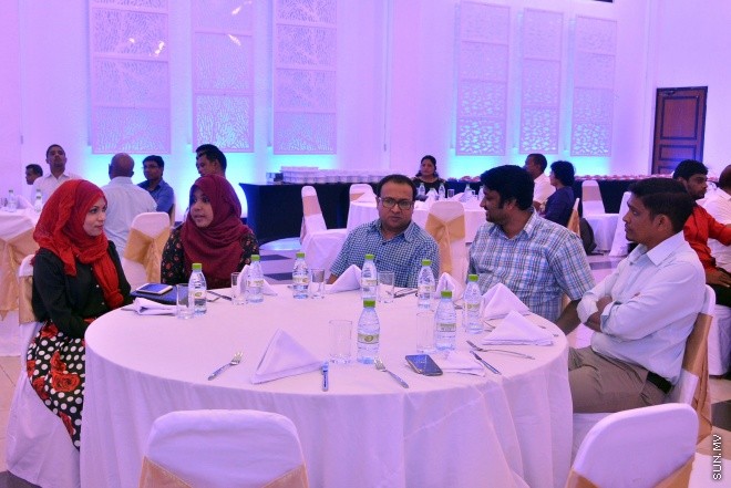 ޖެނުވަރީ 9، 2016: ޕްރޮފެސަރު އުގޭލް ގެ "ސިއްހީ ހަދިޔާ" އިފްތިތާހު ކުރުމައް ބޭއްވި ހަފްލާގެ ތެރެއިން --- ސަން ފޮޓޯ/ ޔޫސުފް ސފްވާން