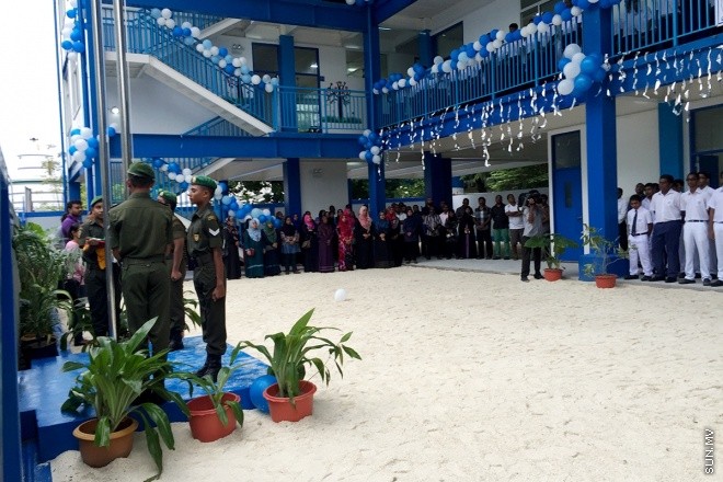 13 ޖެނުއަރީ 2016: ދިރާސީ އާ އަހަރުގެ ކިޔެވުން ފެށުން. ދަރުމަވަންތަ ސްކޫލް --- ސަން ފޮޓޯ: އަހްމަދު މުޖްތަބާ
