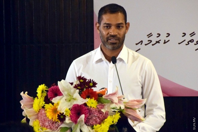 ޖެނުވަރީ 25، 2016: ސަލްޓަން ޕާކު ތަރައްގީކުރުމުގެ މަސައްކަތް އެމްޓީސީސީ އާއި ހަވާލުކުރުމަށް ބޭއްވި ރަސްމިއްޔާތުގެ ތެރެއިން ---- ސަން ފޮޓޯ/ އަހުމަދު ޝަރުވާން 