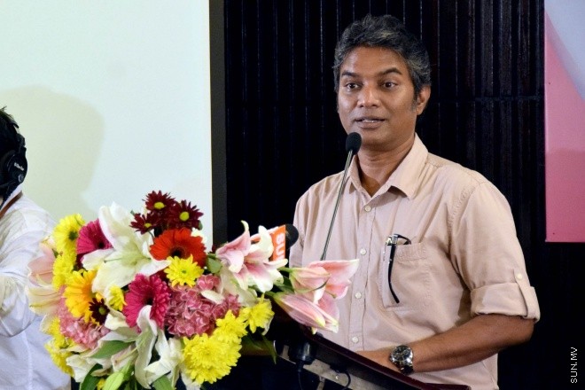 ޖެނުވަރީ 25، 2016: ސަލްޓަން ޕާކު ތަރައްގީކުރުމުގެ މަސައްކަތް އެމްޓީސީސީ އާއި ހަވާލުކުރުމަށް ބޭއްވި ރަސްމިއްޔާތުގެ ތެރެއިން ---- ސަން ފޮޓޯ/ އަހުމަދު ޝަރުވާން 