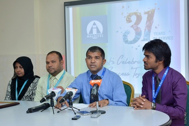 ޖެނުއަރީ 31، 2016: އެލައިޑް އިންޝުއަރެންސް ކުންފުންޏަށް 31 އަހަރު ފުރުނު އަހަރީ ދުވަސް ކަމަށްވާ ޖެނުއަރީ 30 ވަނަ ދުވަހު ރާއްޖޭގައި އުފަންވި ހުރިހާ ކުދިންނަށް އެ ކުންފުނިން އިންޝްއަރެންސް ޕްލޭނެއް ހަދިޔާ ކުރުމަށް ބޭއްވި ހަފްލާގެ ތެރެއިން -- ސަން ފޮޓޯ/ފަޔާޒު މޫސާ