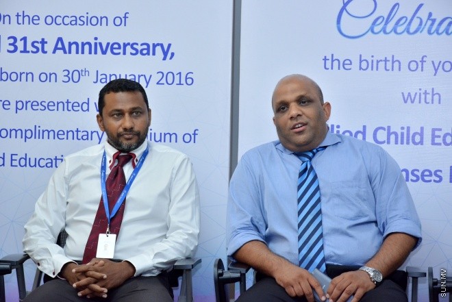ޖެނުއަރީ 31، 2016: އެލައިޑް އިންޝުއަރެންސް ކުންފުންޏަށް 31 އަހަރު ފުރުނު އަހަރީ ދުވަސް ކަމަށްވާ ޖެނުއަރީ 30 ވަނަ ދުވަހު ރާއްޖޭގައި އުފަންވި ހުރިހާ ކުދިންނަށް އެ ކުންފުނިން އިންޝްއަރެންސް ޕްލޭނެއް ހަދިޔާ ކުރުމަށް ބޭއްވި ހަފްލާގެ ތެރެއިން -- ސަން ފޮޓޯ/ފަޔާޒު މޫސާ