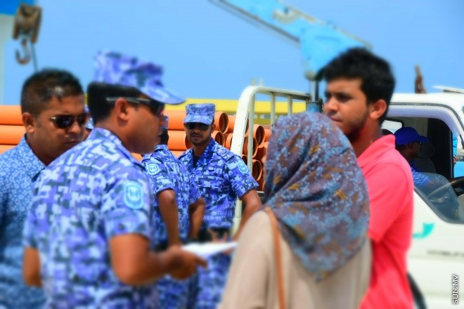 ސަރުކާރުން އިނގިރޭސިވިލާތުގެ ގްލޯބަލް ޕްރޮޖެކްޓްސް ޑިވެލޮޕްމަންޓް (ޖީޕީޑީ) އަށް ތަރައްގީ ކުރުމަށް   ކޮންސެޝަން އެގްރީމެންޓުގެ ދަށުން ދޫކޮށްފައިވާ ގުޅީފަޅު ފުލުހުންގެ އެހީތެރިކަމާ އެކު ސަރުކާރުގެ ބެލުމުގެ ދަށަށް ގެންދިޔުން ---- ސަން ފޮޓޯ: އަހްމަދު އާޒިފް