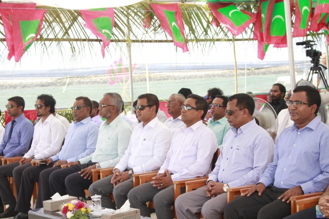 ފެބްރުއަރީ 15، 2016: ގދ. ގައްދޫގައި ރައްކާތެރި ބޯފެނުގެ ހިދުމަތް އިފްތިތާހު ކުރުމުގެ ރަސްމިއްޔާތު ތެރެއިން-- ސަން ފޮޓޯ ފަޒްލީނާ ހުސައިން