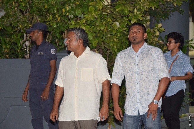 ފެބްރުއަރީ 16، 2016: އަދާލަތު ޕާޓީގެ ރައީސް ޝައިހު އިމްރާން އަބްދުﷲގެ މައްޗަށް ދައުލަތުން އުފުއްލާފައިވާ ޓެރަރިޒަމްގެ ދައުވާ ސާބިތުވެ، 12 އަހަރަށް ޖަލަށް ލުމަށް ކްރިމިނަލް ކޯޓުން ހުކުމްކުރުން -- ސަން ފޮޓޯ/ ފަޔާޒު މޫސާ