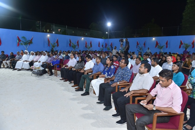 ފެބްރުއަރީ 18، 2016: ހުޅުމާލޭ ކުޑަކުދިންގެހިޔާ ހުޅުވައިދިނުމުގެ ރަސްމިއްޔާތުގެ ތެރެއިން --ފޮޓޯ: ރައީސް އޮފީސް