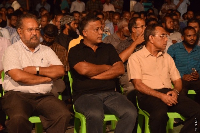 19 ފެބްރުއަރީ 2016 : އާދާލަތު ޕާޓީން އާޓިފިޝަލް ބީޗުގައި ބޭވިޖަލްސާގެ ތެރެއިން --- ސަން ފޮޓޯ : މުހަންމަދު އަފްރާހް 