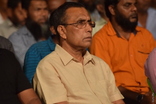 19 ފެބްރުއަރީ 2016 : އާދާލަތު ޕާޓީން އާޓިފިޝަލް ބީޗުގައި ބޭވިޖަލްސާގެ ތެރެއިން --- ސަން ފޮޓޯ : މުހަންމަދު އަފްރާހް 