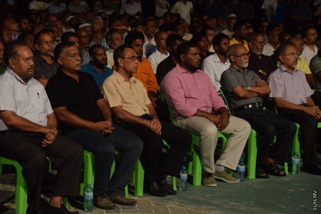 19 ފެބްރުއަރީ 2016 : އާދާލަތު ޕާޓީން އާޓިފިޝަލް ބީޗުގައި ބޭވިޖަލްސާގެ ތެރެއިން --- ސަން ފޮޓޯ : މުހަންމަދު އަފްރާހް 
