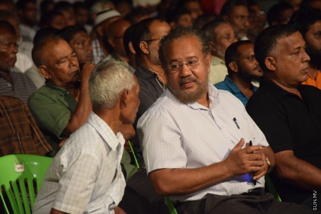 19 ފެބްރުއަރީ 2016 : އާދާލަތު ޕާޓީން އާޓިފިޝަލް ބީޗުގައި ބޭވިޖަލްސާގެ ތެރެއިން --- ސަން ފޮޓޯ : މުހަންމަދު އަފްރާހް 