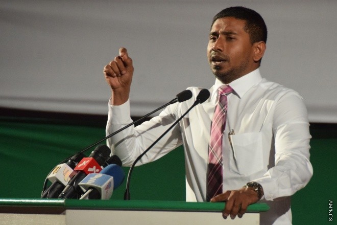 19 ފެބްރުއަރީ 2016 : އާދާލަތު ޕާޓީން އާޓިފިޝަލް ބީޗުގައި ބޭވިޖަލްސާގެ ތެރެއިން --- ސަން ފޮޓޯ : މުހަންމަދު އަފްރާހް 