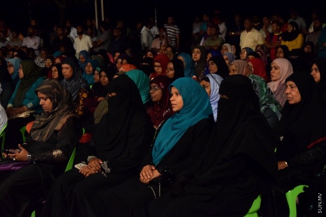 19 ފެބްރުއަރީ 2016 : އާދާލަތު ޕާޓީން އާޓިފިޝަލް ބީޗުގައި ބޭވިޖަލްސާގެ ތެރެއިން --- ސަން ފޮޓޯ : މުހަންމަދު އަފްރާހް 