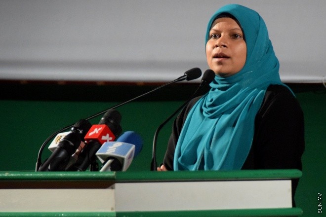 19 ފެބްރުއަރީ 2016 : އާދާލަތު ޕާޓީން އާޓިފިޝަލް ބީޗުގައި ބޭވިޖަލްސާގެ ތެރެއިން --- ސަން ފޮޓޯ : މުހަންމަދު އަފްރާހް 