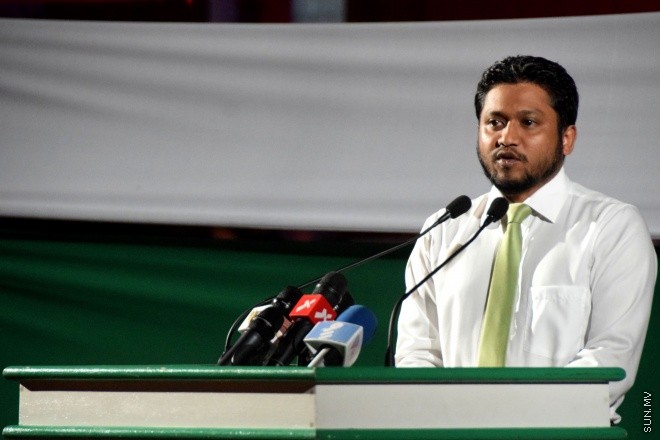 19 ފެބްރުއަރީ 2016 : އާދާލަތު ޕާޓީން އާޓިފިޝަލް ބީޗުގައި ބޭވިޖަލްސާގެ ތެރެއިން --- ސަން ފޮޓޯ : މުހަންމަދު އަފްރާހް 