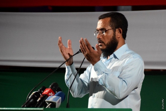 19 ފެބްރުއަރީ 2016 : އާދާލަތު ޕާޓީން އާޓިފިޝަލް ބީޗުގައި ބޭވިޖަލްސާގެ ތެރެއިން --- ސަން ފޮޓޯ : މުހަންމަދު އަފްރާހް 