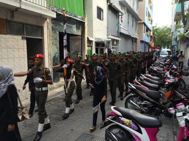 ފެބްރުއަރީ 20، 2016: އަހުމަދިއްޔާ އިންޓަނޭޝަނަލް ސްކޫލުގެ 34 ވަނަ އަހަރީ ދުވަސް ފާހަގަ ކުރުމުގެ ގޮތުން ބޭއްވި ޕެރޭޑް--ސަންފޮޓޯ: އަހުމަދު މުޖުތަބާ