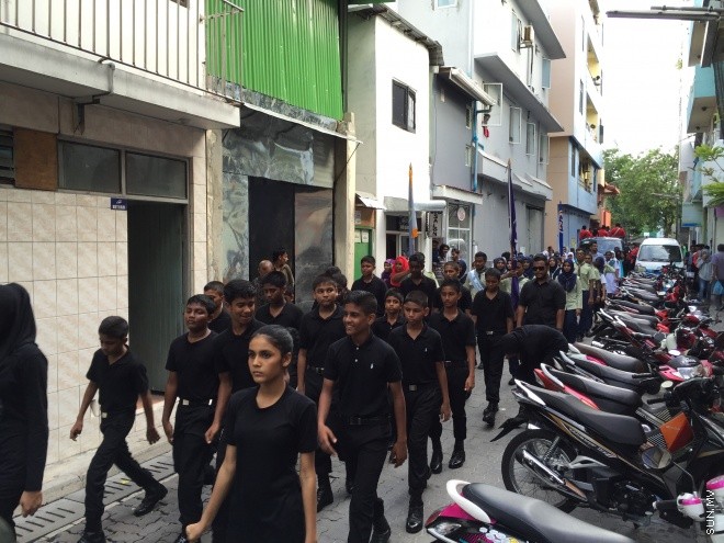 ފެބްރުއަރީ 20، 2016: އަހުމަދިއްޔާ އިންޓަނޭޝަނަލް ސްކޫލުގެ 34 ވަނަ އަހަރީ ދުވަސް ފާހަގަ ކުރުމުގެ ގޮތުން ބޭއްވި ޕެރޭޑް--ސަންފޮޓޯ: އަހުމަދު މުޖުތަބާ