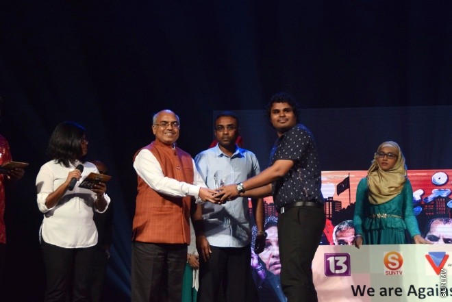 ފެބްރުއަރީ 22، 2016: އޭސީސީގެ "ބިތުފަންގި" ޑްރާމާ ސީރީޒް ޕްރިމިއާ ކުރުމަށް އޮލިމްޕަހުގައި ބޭއްވި ރަސްމިއްޔާތުގެ ތެރެއިން--ސަންފޮޓޯ: ފަޔާޒު މޫސާ