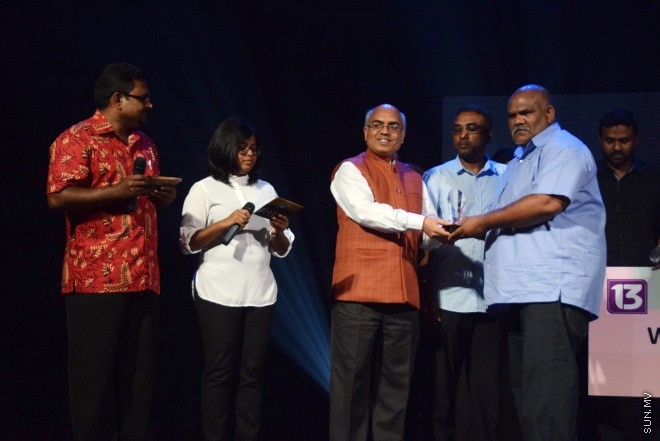 ފެބްރުއަރީ 22، 2016: އޭސީސީގެ "ބިތުފަންގި" ޑްރާމާ ސީރީޒް ޕްރިމިއާ ކުރުމަށް އޮލިމްޕަހުގައި ބޭއްވި ރަސްމިއްޔާތުގެ ތެރެއިން--ސަންފޮޓޯ: ފަޔާޒު މޫސާ