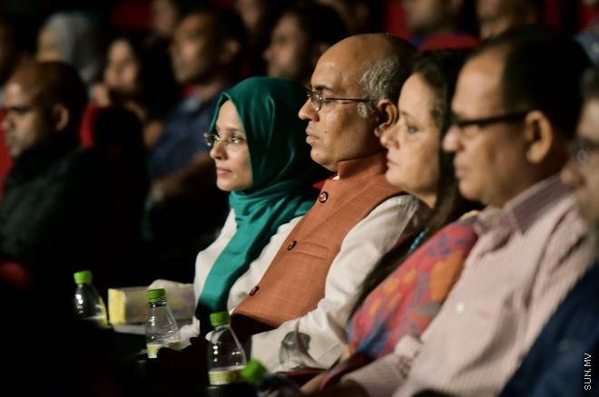 ފެބްރުއަރީ 22، 2016: އޭސީސީގެ "ބިތުފަންގި" ޑްރާމާ ސީރީޒް ޕްރިމިއާ ކުރުމަށް އޮލިމްޕަހުގައި ބޭއްވި ރަސްމިއްޔާތުގެ ތެރެއިން--ސަންފޮޓޯ: ފަޔާޒު މޫސާ