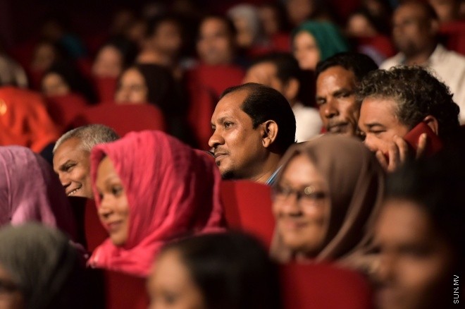 ފެބްރުއަރީ 22، 2016: އޭސީސީގެ "ބިތުފަންގި" ޑްރާމާ ސީރީޒް ޕްރިމިއާ ކުރުމަށް އޮލިމްޕަހުގައި ބޭއްވި ރަސްމިއްޔާތުގެ ތެރެއިން--ސަންފޮޓޯ: ފަޔާޒު މޫސާ