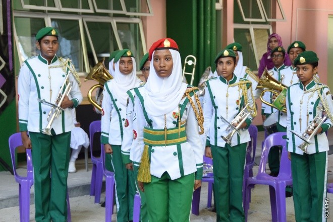 ފެބްރުއަރީ 24، 2016: މުހައްމަދު އަމީންދީދީގެ ހަނދާނުގައި ކޮންމެ އަހަރަކު ވެސް އަމީނިއްޔާ ސްކޫލުން ދެމުން އަންނަ މުހައްމަދު އަމީން އެވޯޑު ހަވާލުކުރުމާއި ސްކޫލްގެ ޕޯސްޓުުންނަށް މަގާމު ހަވާލުކުރުމަށް ބޭއްވި ރަސްމިއްޔާތު -- ސަން ފޮޓޯ/ ފަޔާޒު މޫސާ