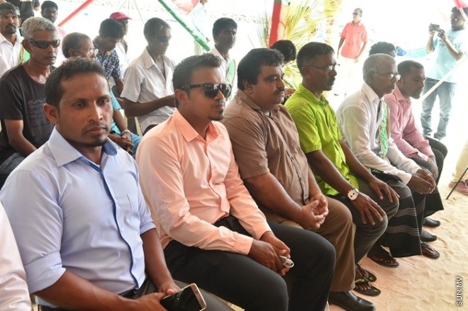 މާޗް 01، 2016: ހއ. ވަށަފަރުގައި ސަރުކާރުން ގާއިމްކޮށްފައިވާ ބަނދަރު ރަސްމީކޮށް ހުޅުވުމަށް ވަށަފަރުގައި ބޭއްވި ރަސްމިއްޔާތުގެ ތެރެއިން -- ފޮޓޯ/ ރައީސް އޮފީސް