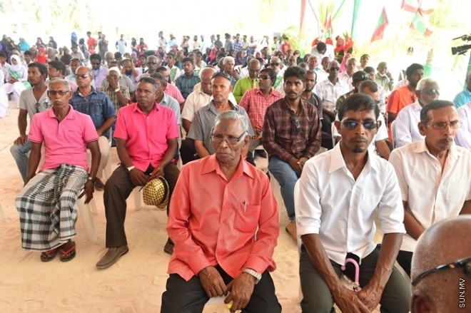 މާޗް 01، 2016: ހއ. ވަށަފަރުގައި ސަރުކާރުން ގާއިމްކޮށްފައިވާ ބަނދަރު ރަސްމީކޮށް ހުޅުވުމަށް ވަށަފަރުގައި ބޭއްވި ރަސްމިއްޔާތުގެ ތެރެއިން -- ފޮޓޯ/ ރައީސް އޮފީސް